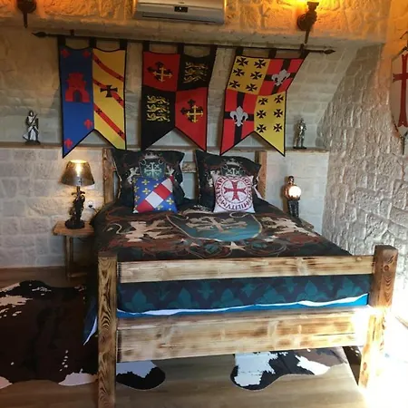 D'hote Medieval Du Vieux Bourg Bed & Breakfast Chailloue