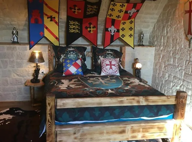 D'hote Medieval Du Vieux Bourg Bed & Breakfast Chailloue
